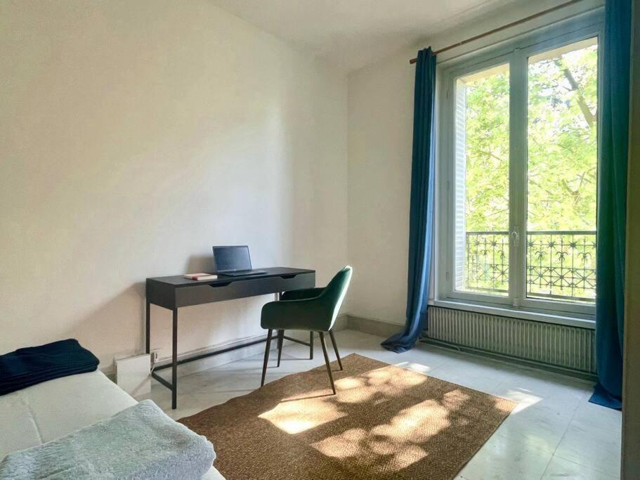 Gustave - Charming Eiffel Tower Appartement - Paris Exteriör bild